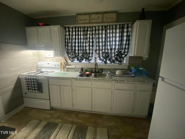 423 Circle Drive, Rogersville, TN 37857
