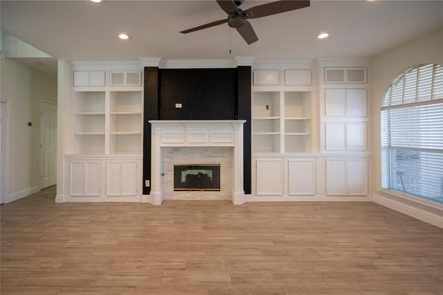 413 Ridge Meade Drive, Lewisville, TX 75067