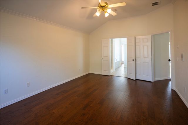 413 Ridge Meade Drive, Lewisville, TX 75067