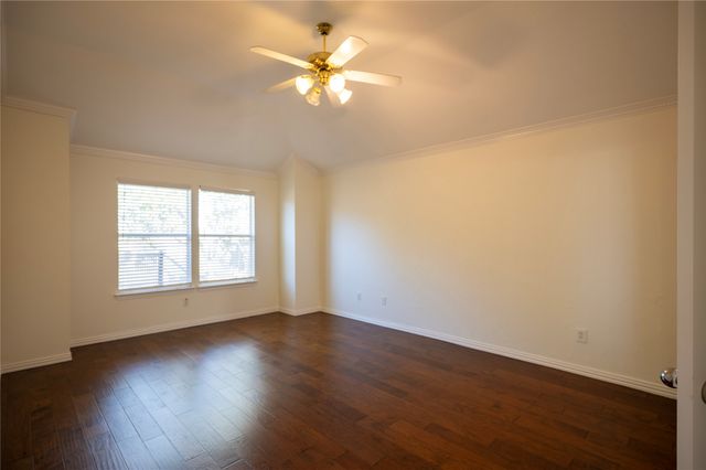 413 Ridge Meade Drive, Lewisville, TX 75067