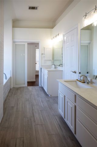 413 Ridge Meade Drive, Lewisville, TX 75067