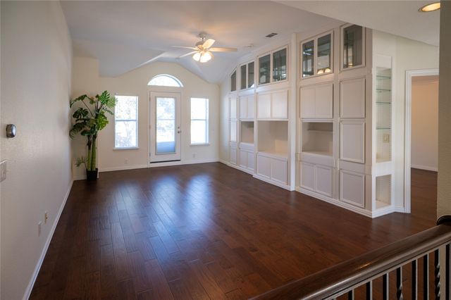 413 Ridge Meade Drive, Lewisville, TX 75067