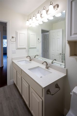 413 Ridge Meade Drive, Lewisville, TX 75067