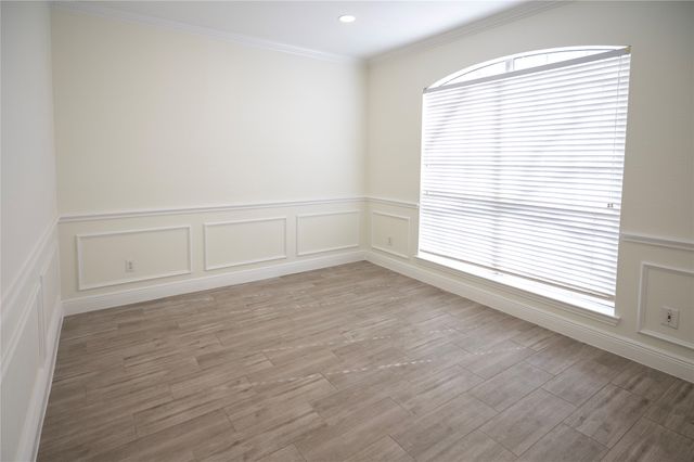 413 Ridge Meade Drive, Lewisville, TX 75067