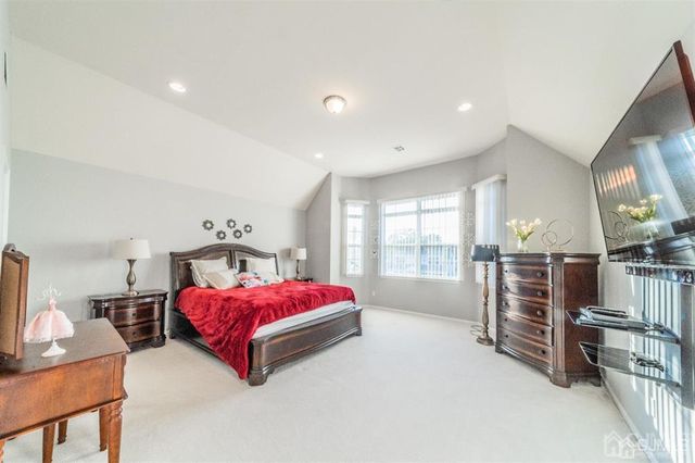 66 S Whittier Street, Carteret, NJ 07008