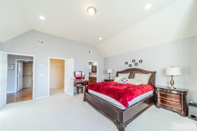66 S Whittier Street, Carteret, NJ 07008