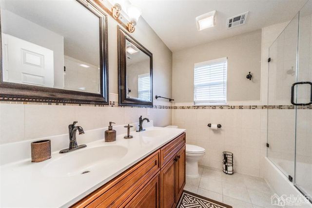 66 S Whittier Street, Carteret, NJ 07008