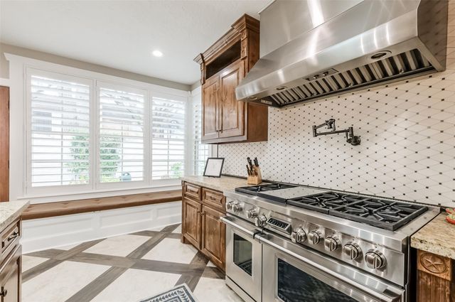 8638 Oakford Drive, Houston, TX 77024
