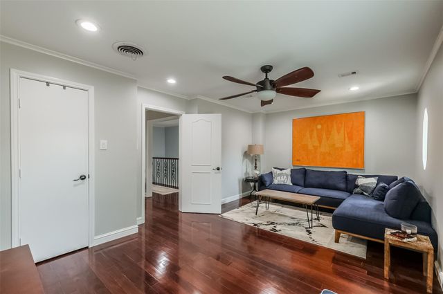 8638 Oakford Drive, Houston, TX 77024