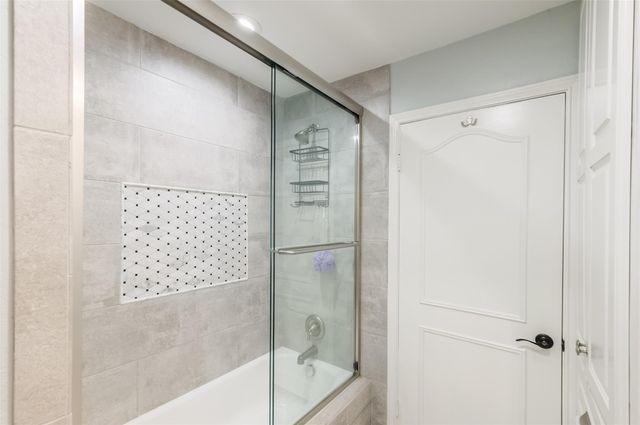8638 Oakford Drive, Houston, TX 77024