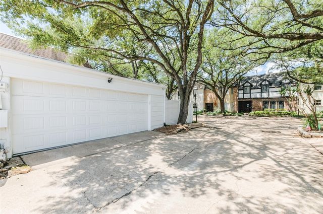 8638 Oakford Drive, Houston, TX 77024