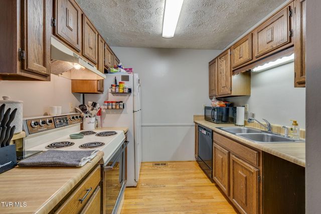 780 Hamilton Road Apt F5, Blountville, TN 37617