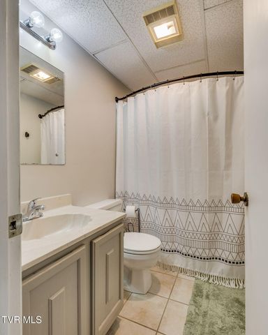 780 Hamilton Road Apt F5, Blountville, TN 37617