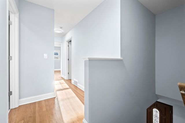 1813 E Wood Lane, Mount Prospect, IL 60056