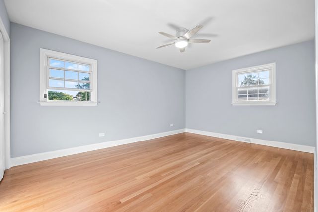 1813 E Wood Lane, Mount Prospect, IL 60056