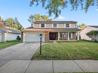 1813 E Wood Lane, Mount Prospect, IL 60056