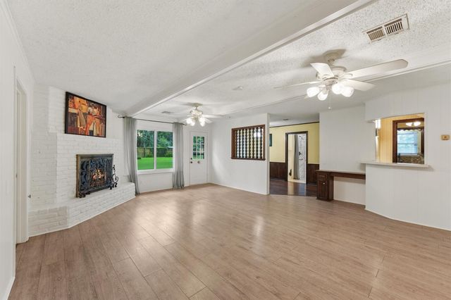 1106 Castle Hill Trail, Kingwood, TX 77339