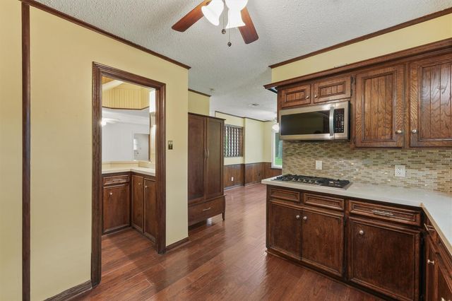 1106 Castle Hill Trail, Kingwood, TX 77339