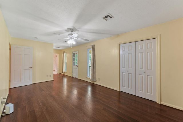 1106 Castle Hill Trail, Kingwood, TX 77339
