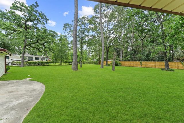 1106 Castle Hill Trail, Kingwood, TX 77339