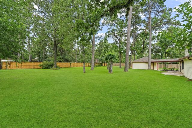 1106 Castle Hill Trail, Kingwood, TX 77339