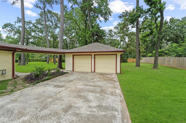 1106 Castle Hill Trail, Kingwood, TX 77339