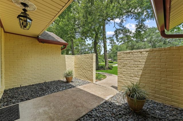 1106 Castle Hill Trail, Kingwood, TX 77339
