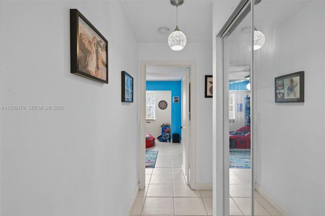 4841 NE 29th Ave, Lighthouse Point, FL 33064