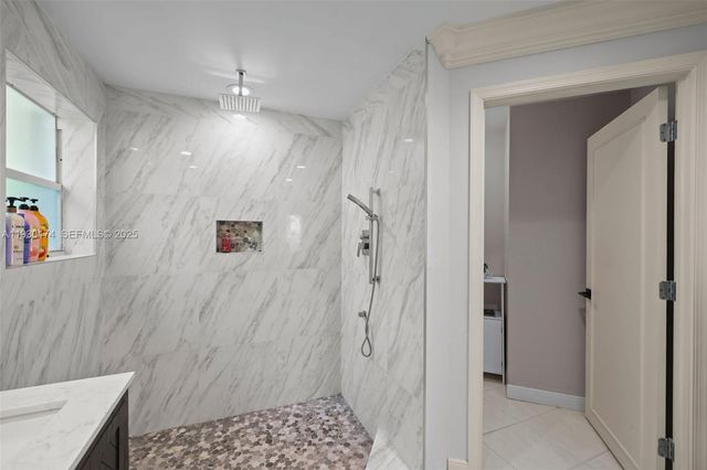 4841 NE 29th Ave, Lighthouse Point, FL 33064