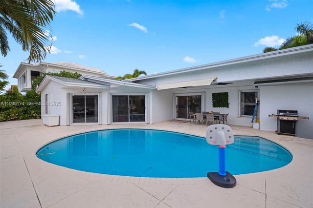 4841 NE 29th Ave, Lighthouse Point, FL 33064