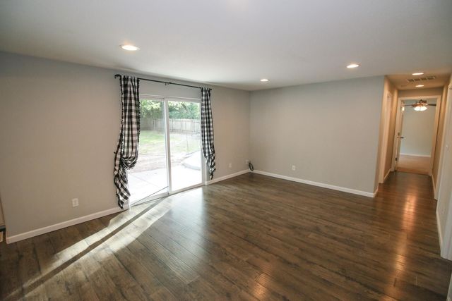 1418 N Milton, Derby, KS 67037