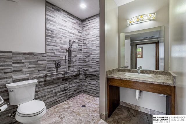 2321 Georgetown Place, Bellevue, NE 68123