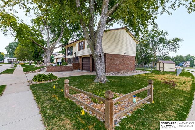 2321 Georgetown Place, Bellevue, NE 68123