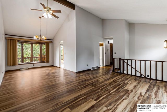 2321 Georgetown Place, Bellevue, NE 68123