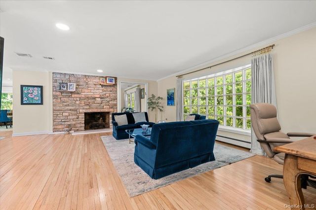 5 Fox Lane, Locust Valley, NY 11560