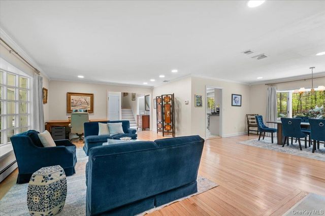5 Fox Lane, Locust Valley, NY 11560