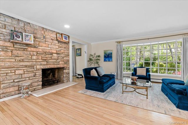 5 Fox Lane, Locust Valley, NY 11560