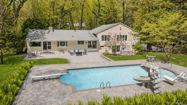 5 Fox Lane, Locust Valley, NY 11560