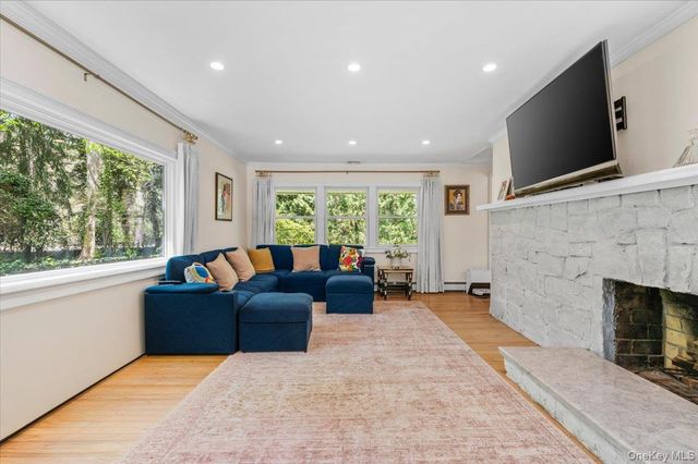 5 Fox Lane, Locust Valley, NY 11560