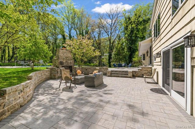 5 Fox Lane, Locust Valley, NY 11560