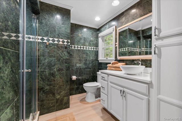 5 Fox Lane, Locust Valley, NY 11560