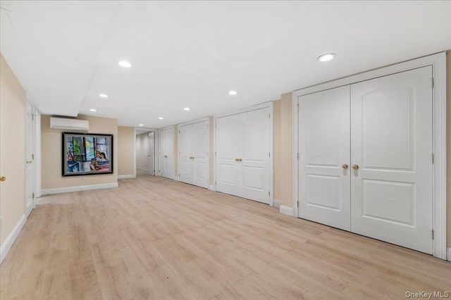 5 Fox Lane, Locust Valley, NY 11560