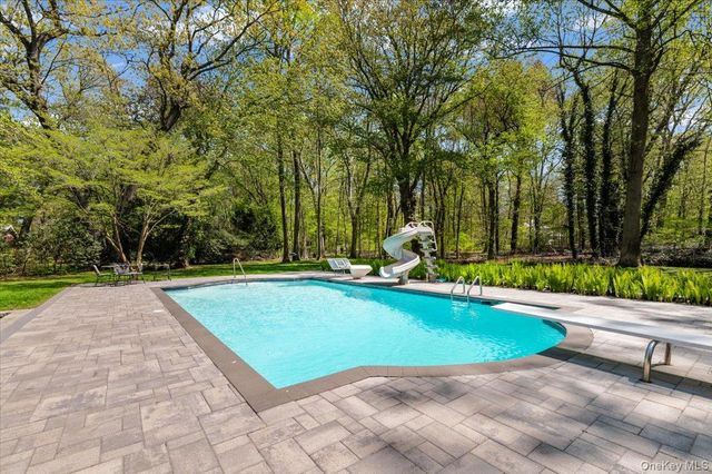 5 Fox Lane, Locust Valley, NY 11560