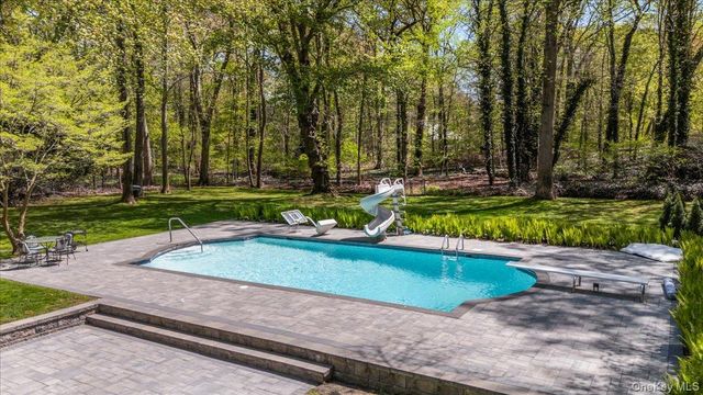 5 Fox Lane, Locust Valley, NY 11560