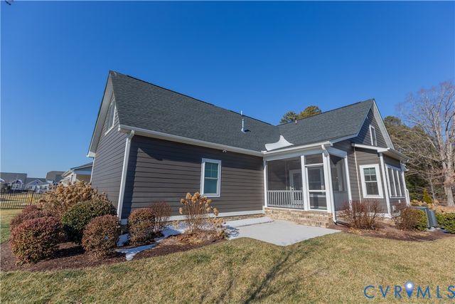 814 Chapman St, Ashland, VA 23005