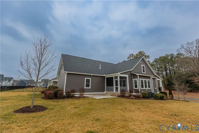 814 Chapman St, Ashland, VA 23005