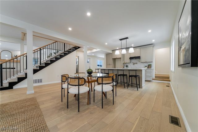 2124 Lamberton Road, Cleveland Heights, OH 44118