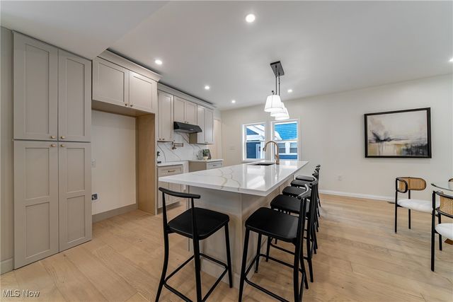 2124 Lamberton Road, Cleveland Heights, OH 44118