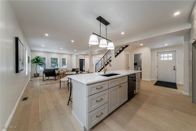 2124 Lamberton Road, Cleveland Heights, OH 44118