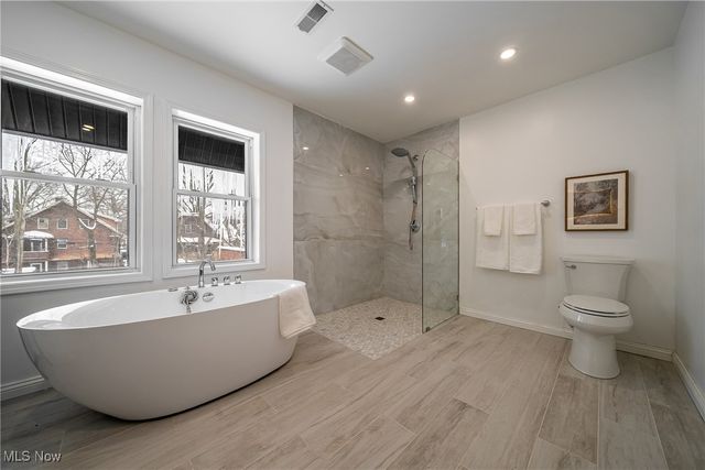 2124 Lamberton Road, Cleveland Heights, OH 44118